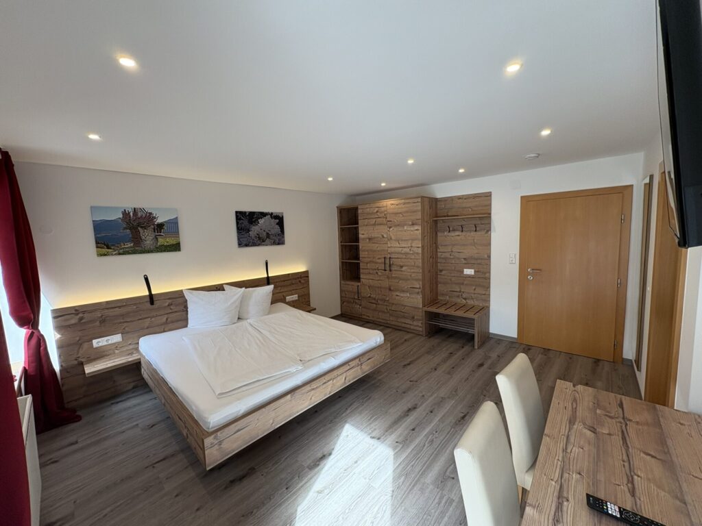 Bild eines der neuen Zimmer in der Rad und Frühstückspension